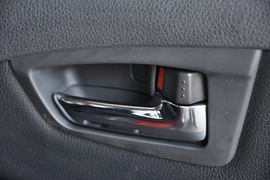 2010款铃木天语SX4两厢冠军限量版