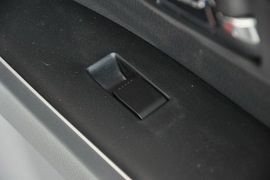 2010款铃木天语SX4两厢冠军限量版