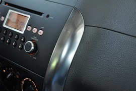 2010款铃木天语SX4两厢冠军限量版