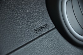 2010款铃木天语SX4两厢冠军限量版