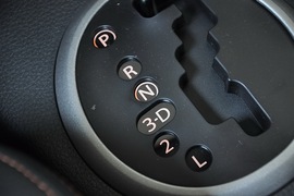 2010款铃木天语SX4两厢冠军限量版