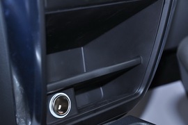 2010款铃木天语SX4两厢冠军限量版