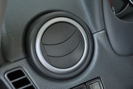 2010款铃木天语SX4两厢冠军限量版