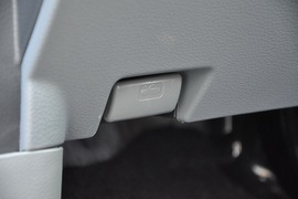 2010款铃木天语SX4两厢冠军限量版