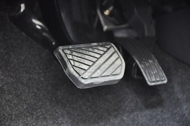 2010款铃木天语SX4两厢冠军限量版