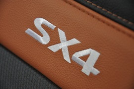 2010款铃木天语SX4两厢冠军限量版