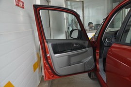 2010款铃木天语SX4两厢冠军限量版