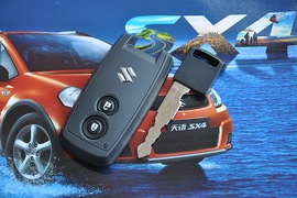2010款铃木天语SX4两厢冠军限量版