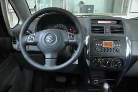 2010款铃木天语SX4两厢冠军限量版