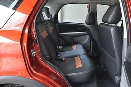 2010款铃木天语SX4两厢冠军限量版