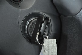 2010款铃木天语SX4两厢冠军限量版