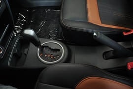 2010款铃木天语SX4两厢冠军限量版