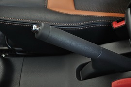2010款铃木天语SX4两厢冠军限量版