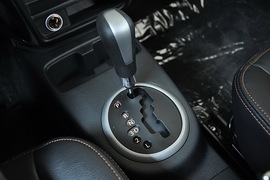 2010款铃木天语SX4两厢冠军限量版