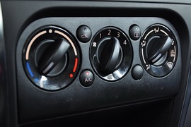 2010款铃木天语SX4两厢冠军限量版