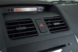2010款铃木天语SX4两厢冠军限量版