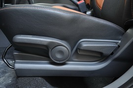 2010款铃木天语SX4两厢冠军限量版