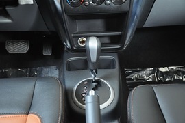 2010款铃木天语SX4两厢冠军限量版