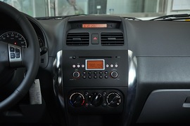 2010款铃木天语SX4两厢冠军限量版