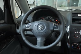 2010款铃木天语SX4两厢冠军限量版