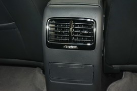 2015款大众速腾230TSI手动豪华型