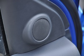2010款铃木雨燕1.5L自动冠军限量版