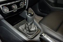 2015款大众速腾230TSI手动豪华型