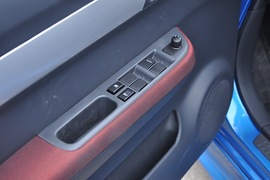 2010款铃木雨燕1.5L自动冠军限量版