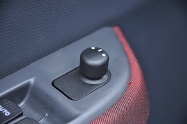 2010款铃木雨燕1.5L自动冠军限量版