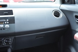 2010款铃木雨燕1.5L自动冠军限量版