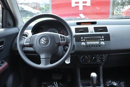2010款铃木雨燕1.5L自动冠军限量版