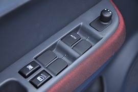 2010款铃木雨燕1.5L自动冠军限量版