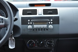 2010款铃木雨燕1.5L自动冠军限量版