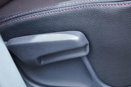 2010款铃木雨燕1.5L自动冠军限量版