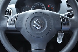 2010款铃木雨燕1.5L自动冠军限量版