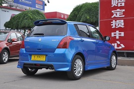 2010款铃木雨燕1.5L自动冠军限量版