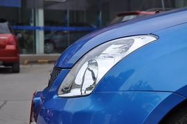 2010款铃木雨燕1.5L自动冠军限量版