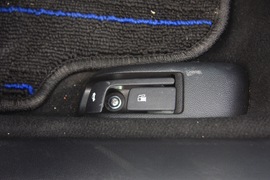 马自达3三厢经典版2.0L手自一体豪华型