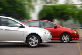 荣威350VS本田锋范测评