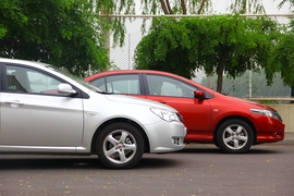 荣威350VS本田锋范测评