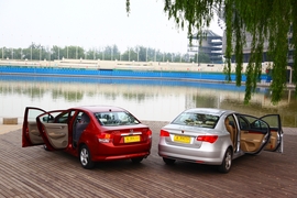 荣威350VS本田锋范测评