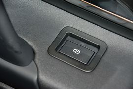 2016款路虎发现神行2.0T