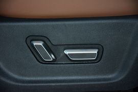 2016款吉利博越1.8TD自动两驱智尊型