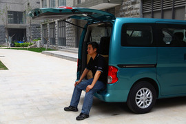 2010款日产NV200试驾