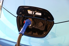 2010款日产Leaf聆风海外试驾实拍
