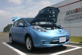 2010款日产Leaf聆风海外试驾实拍