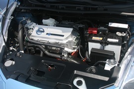 2010款日产Leaf聆风海外试驾实拍