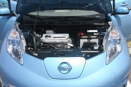 2010款日产Leaf聆风海外试驾实拍