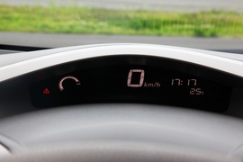 2010款日产Leaf聆风海外试驾实拍