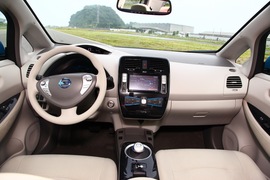 2010款日产Leaf聆风海外试驾实拍